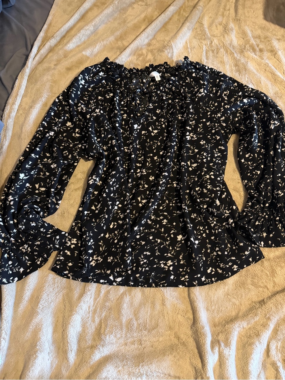 Time and Tru Black Floral Tie Neck Blouse XXL 20 Career Girl Office Feminine - Picture 3 of 8